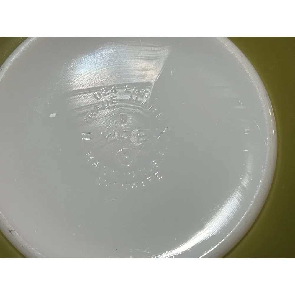 Pyrex 024 Avocado Green 2 Qt Round Casserole Baker Made USA Ovenware NO‎ LID